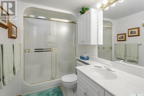 324 2530 25Th Avenue, Regina, SK - Indoor Photo Showing Bathroom