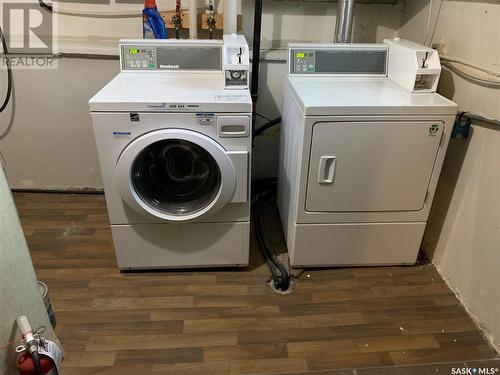 301 Cheadle Street E, Swift Current, SK - Indoor Photo Showing Laundry Room