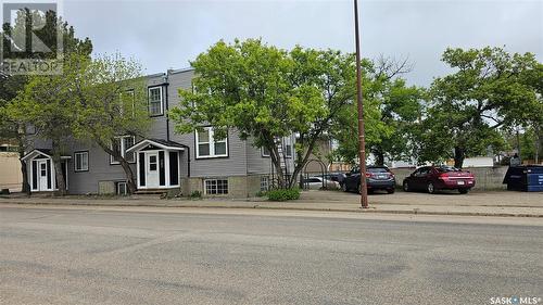 301 Cheadle Street E, Swift Current, SK - Outdoor