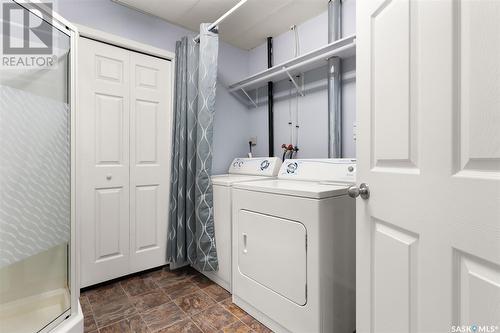 39 2751 Windsor Park Road, Regina, SK - Indoor Photo Showing Laundry Room