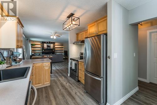 3122 Killarney Drive, Prince George, BC - Indoor Photo Showing Kitchen With Stainless Steel Kitchen