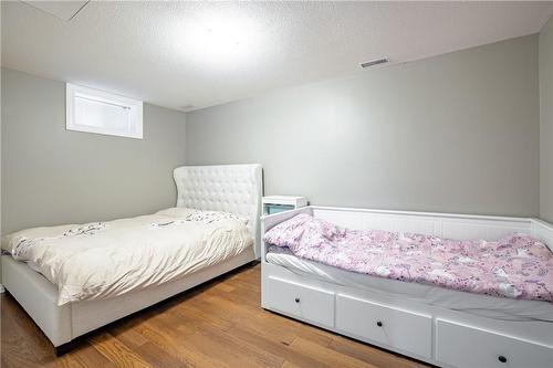3405 St. Paul Avenue, Niagara Falls, ON - Indoor Photo Showing Bedroom