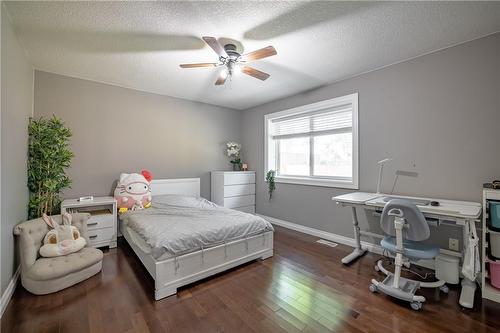 3405 St. Paul Avenue, Niagara Falls, ON - Indoor Photo Showing Bedroom