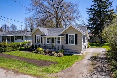 Road view - Quiet neighborhood - 48 Belvidere Road, Crystal Beach, ON - Outdoor With Facade