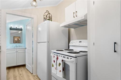 Newer appliances included! - 48 Belvidere Road, Crystal Beach, ON - Indoor Photo Showing Kitchen