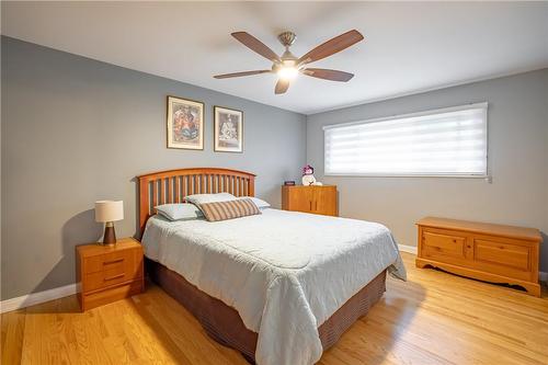 423 Upper Ottawa Street, Hamilton, ON - Indoor Photo Showing Bedroom