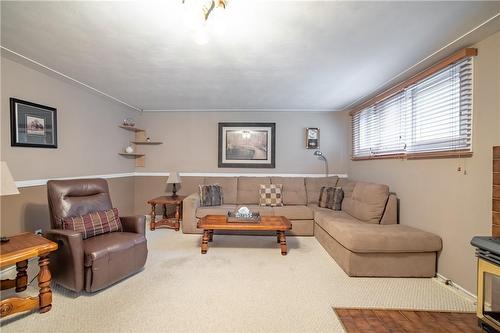 423 Upper Ottawa Street, Hamilton, ON - Indoor Photo Showing Living Room