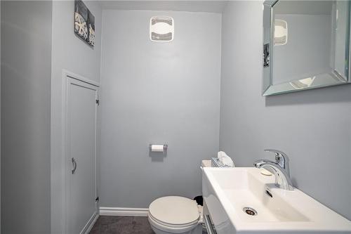 423 Upper Ottawa Street, Hamilton, ON - Indoor Photo Showing Bathroom