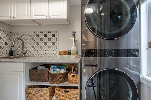 3300 Lakeshore Road, Burlington, ON - Indoor Photo Showing Laundry Room