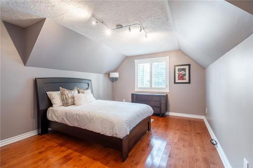 3300 Lakeshore Road, Burlington, ON - Indoor Photo Showing Bedroom