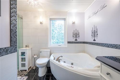 3300 Lakeshore Road, Burlington, ON - Indoor Photo Showing Bathroom
