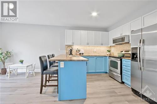 2651 Baynes Sound Way, Ottawa, ON - Indoor Photo Showing Kitchen With Upgraded Kitchen