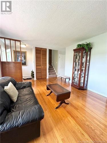 97 University Avenue, Chatham, NB - Indoor Photo Showing Living Room