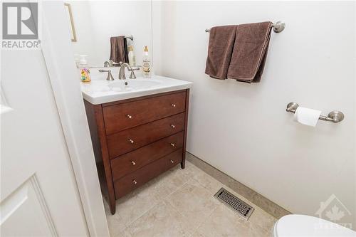 72 Topley Crescent, Ottawa, ON - Indoor Photo Showing Bathroom