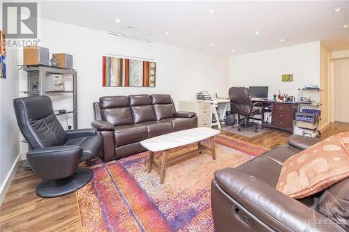 72 Topley Crescent, Ottawa, ON - Indoor Photo Showing Living Room