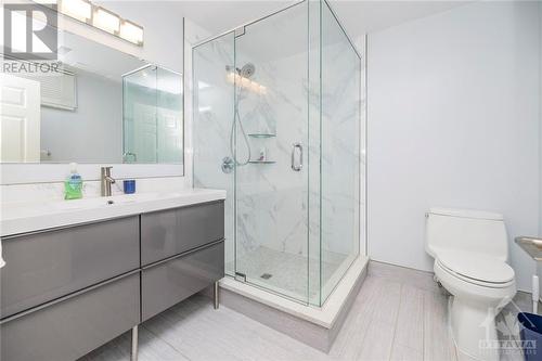 72 Topley Crescent, Ottawa, ON - Indoor Photo Showing Bathroom