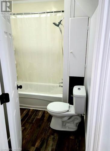 520 High Street, North Bay, ON - Indoor Photo Showing Bathroom