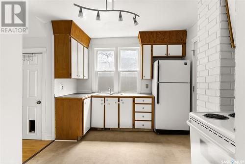 2160 Argyle Street, Regina, SK - Indoor Photo Showing Kitchen With Double Sink