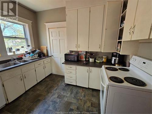 354 Cameron St, Moncton, NB - Indoor Photo Showing Kitchen With Double Sink
