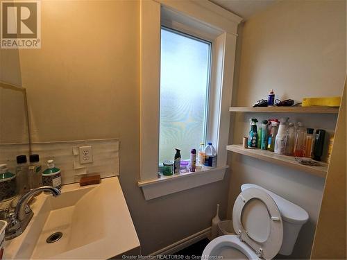 354 Cameron St, Moncton, NB - Indoor Photo Showing Bathroom