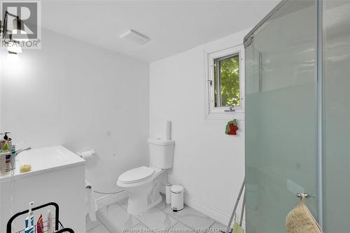 1547 Drouillard, Windsor, ON - Indoor Photo Showing Bathroom