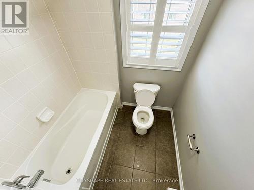 7646 Goldenrod Trail, Niagara Falls, ON - Indoor Photo Showing Bathroom