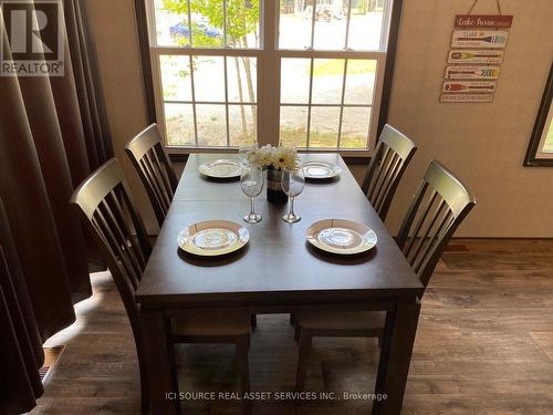 225 - 1082 Shamrock Marina Road, Gravenhurst, ON - Indoor Photo Showing Dining Room