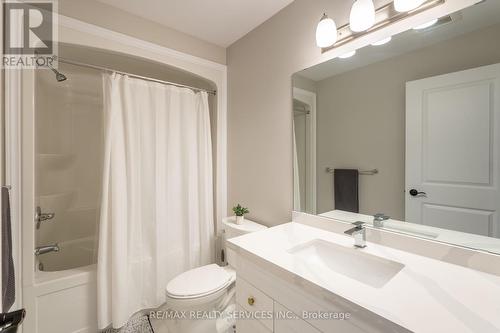 7201 Parsa Street, Niagara Falls, ON - Indoor Photo Showing Bathroom