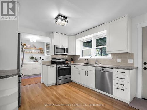 937 Glenbanner Road, London, ON - Indoor Photo Showing Kitchen With Stainless Steel Kitchen
