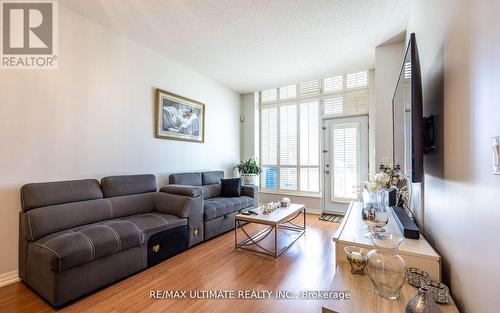103 - 1403 Royal York Road, Toronto, ON - Indoor Photo Showing Living Room