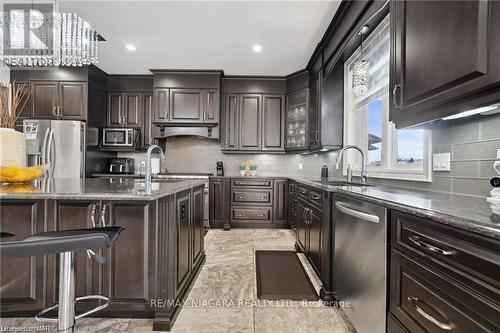 255 Colbeck Drive, Welland, ON - Indoor Photo Showing Kitchen With Stainless Steel Kitchen With Upgraded Kitchen