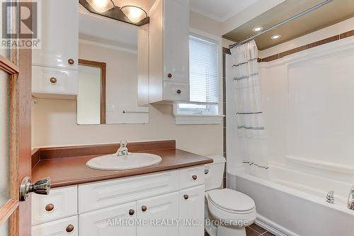 4401 Curia Crescent, Mississauga, ON - Indoor Photo Showing Bathroom