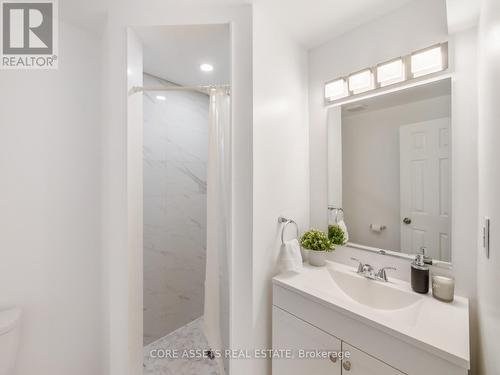 4242 Perivale Road, Mississauga, ON - Indoor Photo Showing Bathroom