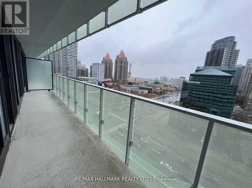 1001 - 3900 Confederation Parkway, Mississauga, ON - Outdoor With View With Exterior