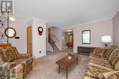 8 Stewarttown Road, Halton Hills, ON - Indoor Photo Showing Living Room