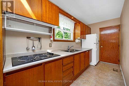 8 Stewarttown Road, Halton Hills, ON - Indoor Photo Showing Kitchen With Double Sink