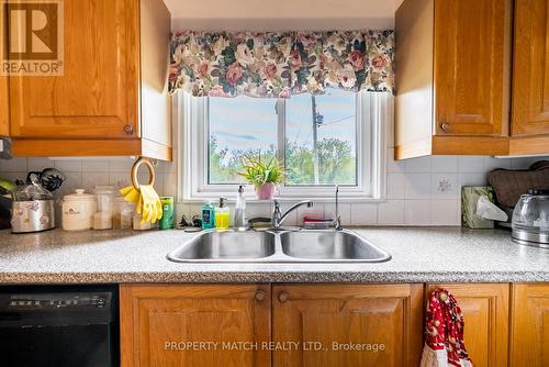 367 Stephens Mill Road, Clarington, ON - Indoor Photo Showing Kitchen With Double Sink