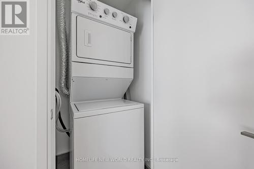 250 - 621 Sheppard Avenue E, Toronto, ON - Indoor Photo Showing Laundry Room