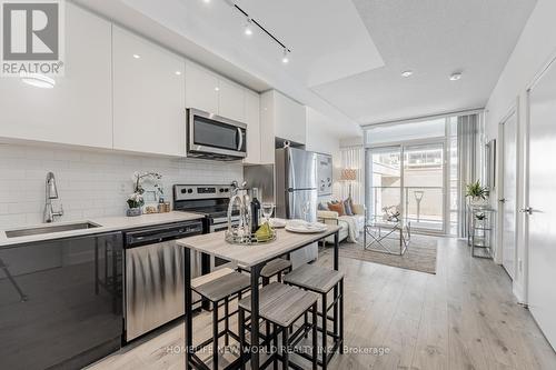 250 - 621 Sheppard Avenue E, Toronto, ON - Indoor Photo Showing Kitchen With Stainless Steel Kitchen With Upgraded Kitchen