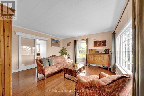 1727 County 14 Road, Prince Edward County, ON - Indoor Photo Showing Living Room