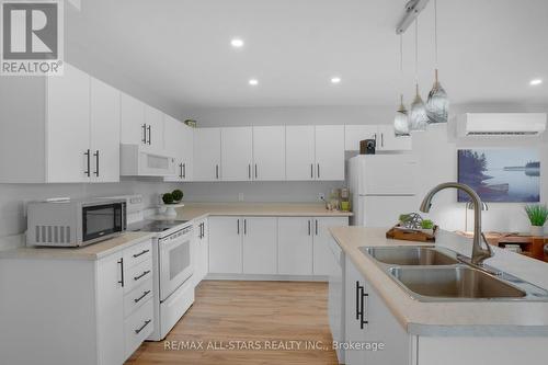 132 Newkirk Boulevard, Bancroft, ON - Indoor Photo Showing Kitchen With Double Sink With Upgraded Kitchen