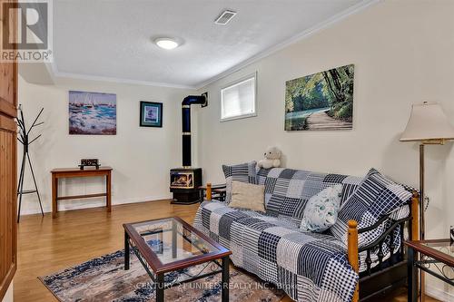 153 Haden Avenue, Peterborough, ON - Indoor Photo Showing Living Room