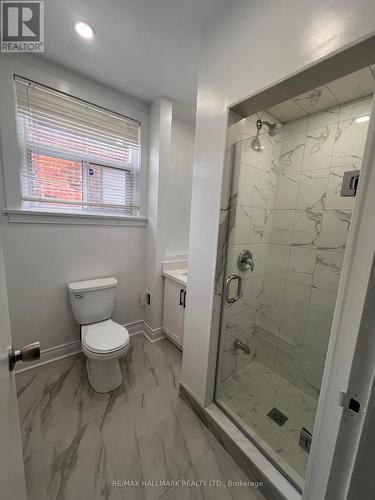 2 - 454 Bloor Street W, Toronto, ON - Indoor Photo Showing Bathroom