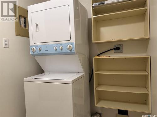 203 250 Athabasca Street E, Moose Jaw, SK - Indoor Photo Showing Laundry Room