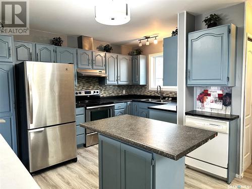 508 3Rd Street, Humboldt, SK - Indoor Photo Showing Kitchen With Double Sink