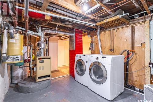 1120 G Avenue N, Saskatoon, SK - Indoor Photo Showing Laundry Room