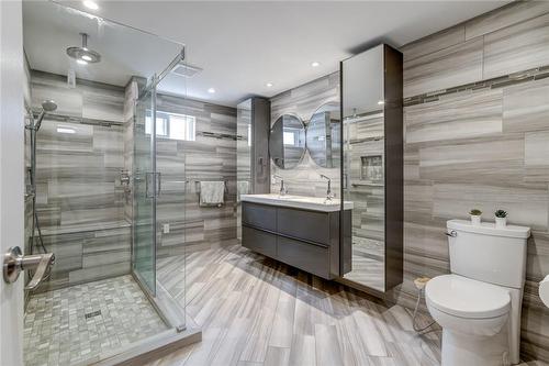 40 Queenslea Drive, Hamilton, ON - Indoor Photo Showing Bathroom