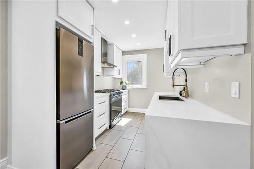 279 Province Street S, Hamilton, ON - Indoor Photo Showing Kitchen With Upgraded Kitchen