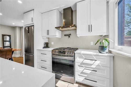 279 Province Street S, Hamilton, ON - Indoor Photo Showing Kitchen With Upgraded Kitchen