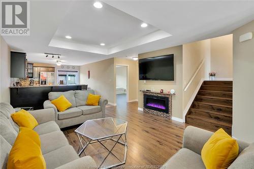 11948 Boulder Crescent, Windsor, ON - Indoor Photo Showing Living Room